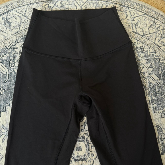 Lululemon Black Cropped Capri Leggings - Size 4 - Picture 2 of 6